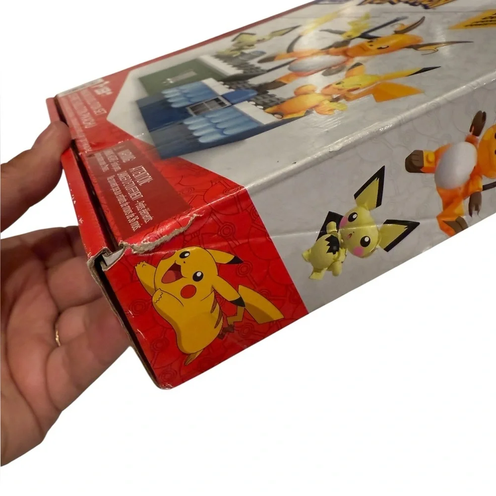 Pokémon MEGA Action Figure Building Toys, Pikachu Evolution Set with 159 Pieces